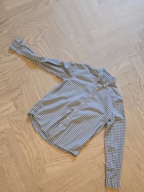 Boys VineYard Vines 16 Large Gingham Shirt.